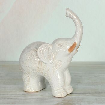 Éléphant en terre cuite à poser, 16 x 8,5 x 19,5 cm, blanc, 803963 2