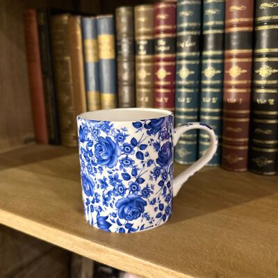 mug porcelaine fine fleurs bleues