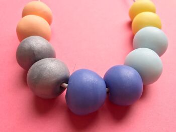 Collier de perles d'argile Cora 2