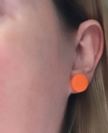 Clous d'oreilles cercle orange 2