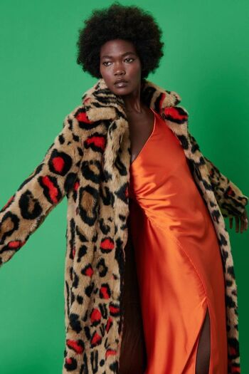 Manteau long rouge en fausse fourrure à imprimé léopard 2