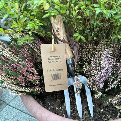 Compact flower fork