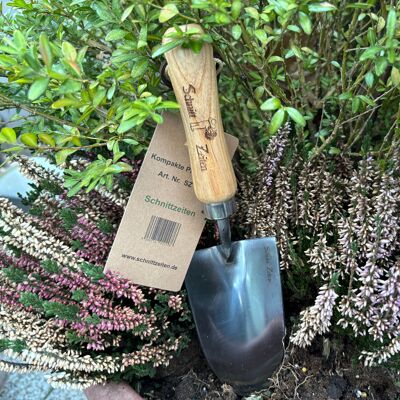 Compact planting trowel