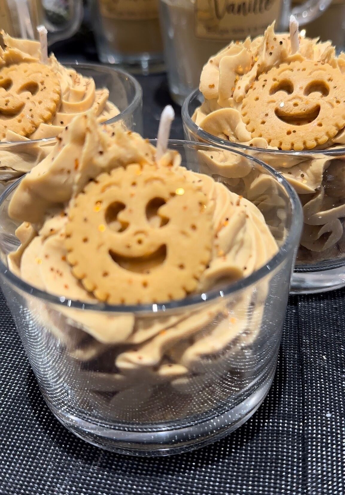 candela alla nocciola tostata