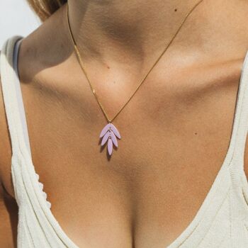 EXOTICA  collier feuille lilas 2
