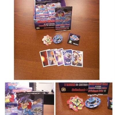 2 toupies BEYBLADE à construire + 5 stickers