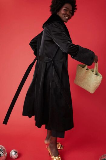 Trench-coat en simili cuir noir avec col et poignets en fausse fourrure 3