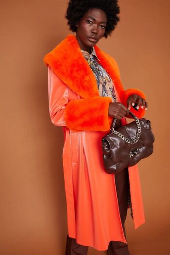 Trench-coat en faux suède orange avec col et poignets en fausse fourrure 2