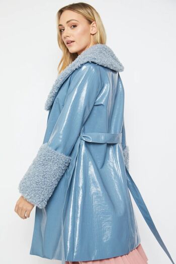 Trench-coat en simili cuir bleu avec col et poignets en fausse peau de mouton 3