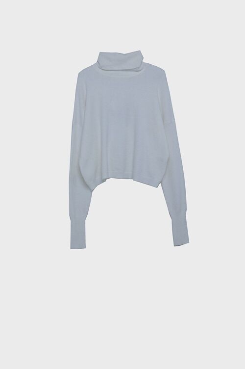 White turleneck oversized sweater