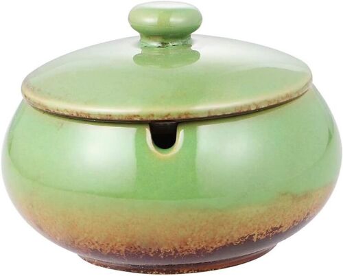 Ceramic ashtray with lid in Green color. Dimension: 11x8cm SD-061B