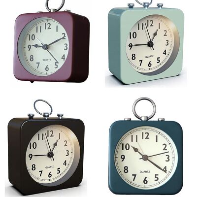 Vintage alarm clock in 4 colors. Dimension: 9x4,5x9cm LM-163