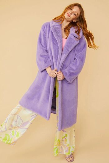 Manteau mi-long duchesse en fausse fourrure violet 2