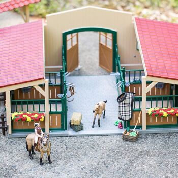 schleich 42195 - FARM WORLD – Écurie avec chevaux et accessoires, coffret de 96 pièces avec 2 chevaux, figurine de cavalier et accessoires de ferme, jouets animaux de la ferme pour enfants dès 3 ans 3
