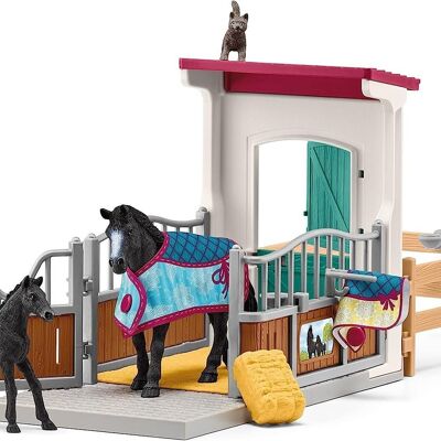 schleich 42611 - HORSE CLUB – Box pour cheval avec jument et poulain, coffret schleich avec 34 éléments inclus dont 2 chevaux schleich, coffret figurines pour enfants dès 5 ans