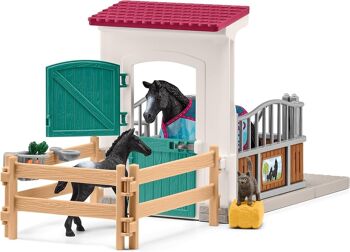 schleich 42611 - HORSE CLUB – Box pour cheval avec jument et poulain, coffret schleich avec 34 éléments inclus dont 2 chevaux schleich, coffret figurines pour enfants dès 5 ans 3
