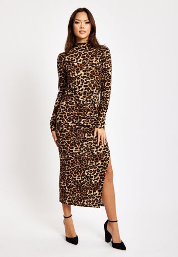 Liquorish - Robe mi-longue en maille brossée à imprimé léopard avec fente sur le devant 3