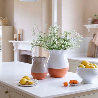 Moreton Elfenbeinfarbene Vase mit Wellenschliff, H30 cm