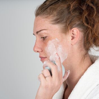 L'exfoliant corps et visage au lait de chèvre bio. 3