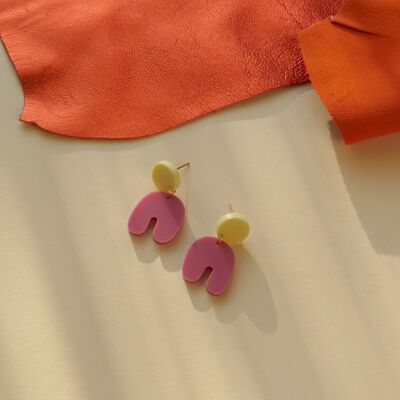 Light Yellow Cranberry Squishy Arch Arch Earrings