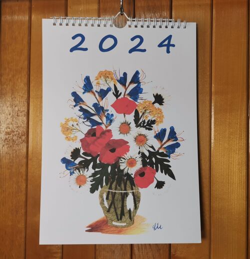 Calendar in Spanish, with Images of pressed Flowers