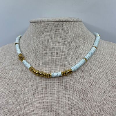 Halskette aus Stahl mit gequetschten runden Perlen und Ellipsen aus Metall