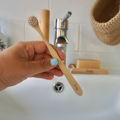 &Mantieni la lingua di bambù più pulita