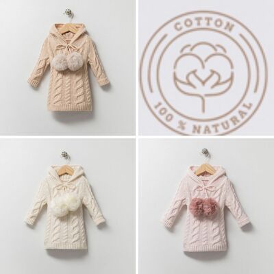 Una confezione di quattro misure per bambina, splendido abito in maglia organica, elegante con pompon per il primo anno