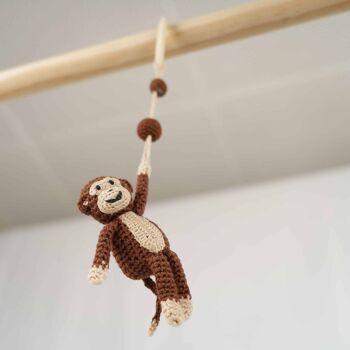 Pendentif arche de jeu au crochet singe CHARLIE en marron (bio) 8