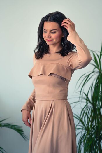 Robe Albertine deux pièces beige sable à manches longues 4