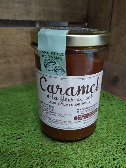 caramel à la fleur de sel aux éclats de noix