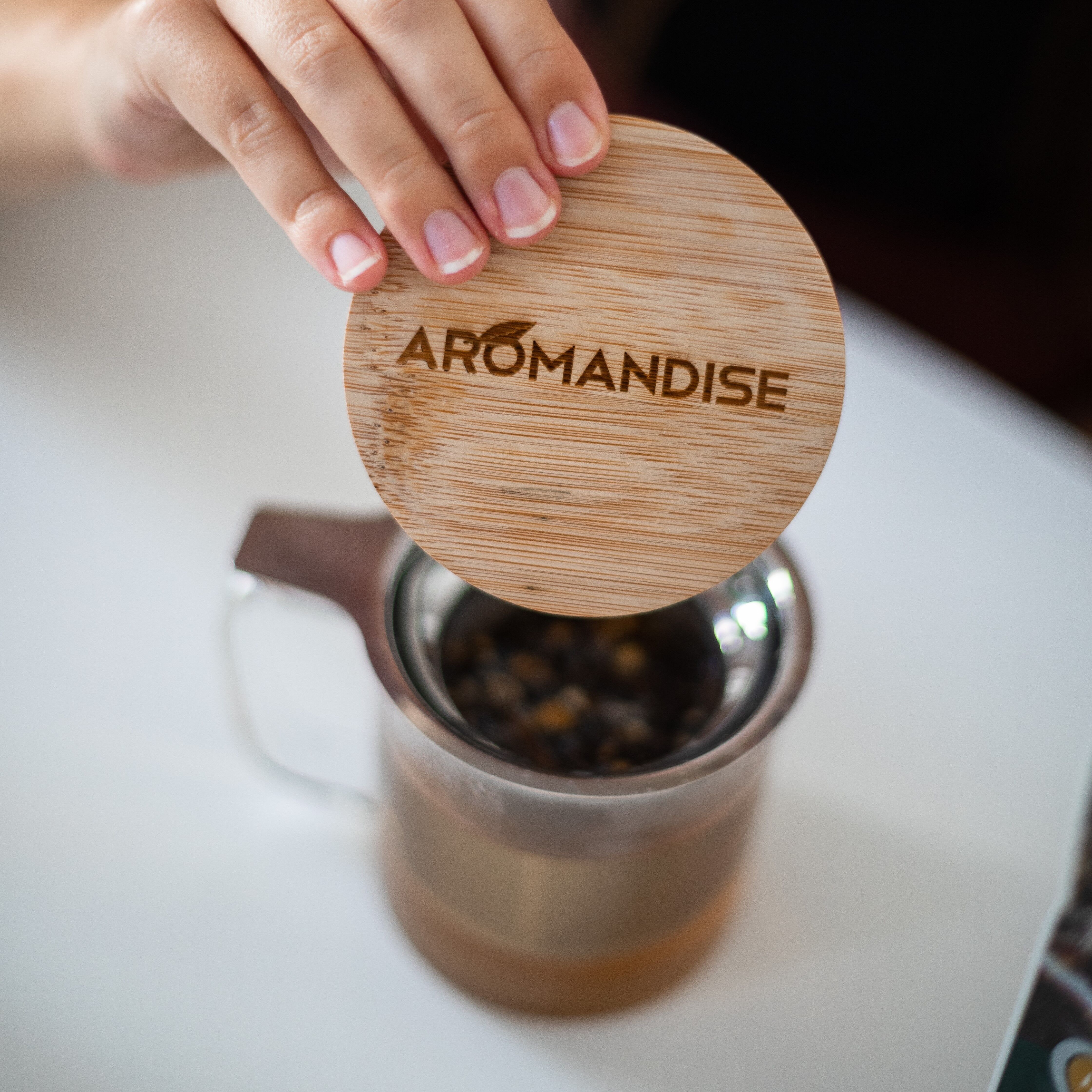 Tazza in vetro con filtro e coperchio per infusi e tè - 0,35 L