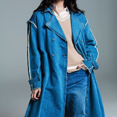 Trench-coat en jean avec ceinture et bords bruts, délavage moyen