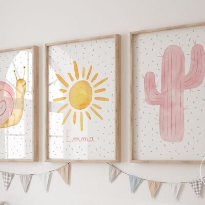 Set de láminas infantiles con Caracol, cactus y sol / Conjunto de 3 ilustraciones infantiles de tonalidades rosas y amarillas para la decoración de bebés, recién nacidos y niñas.