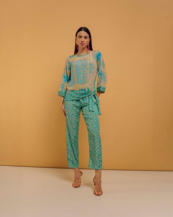 blouse col rond avec nœud et imprimés contrastés 1