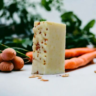 Feste Seife aus Karotten-Ziegenmilch