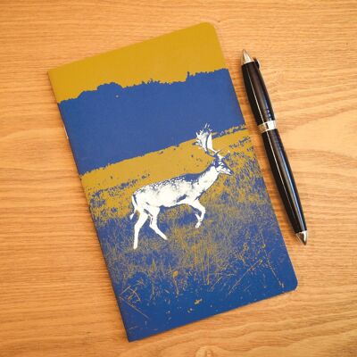Cuaderno A5 - Un ciervo en la noche - 64 páginas a rayas