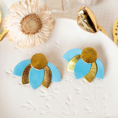 Grandi orecchini a bottone con fiore di loto - blu celeste e oro