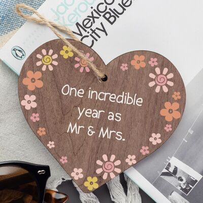 Regalo per il primo anniversario di matrimonio Cuore in legno per Mr e Mrs. Regalo per l'anniversario di un anno