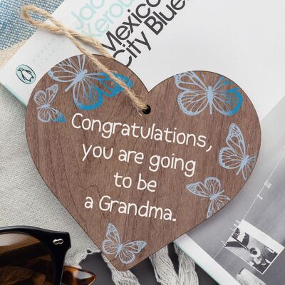 Handgefertigtes Herz zur Schwangerschaftsankündigung „Glückwunsch Oma“ von Bump Gifts