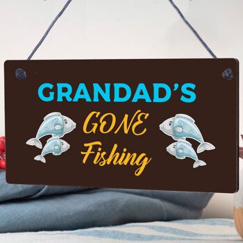 Grand-père est parti pêcher papa pêcheur grand-père suspendu plaque murale homme grotte signe
