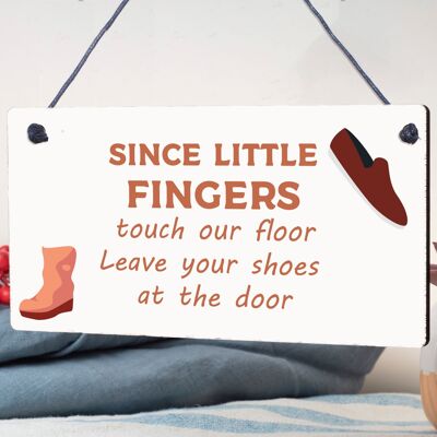 Los dedos pequeños tocan nuestro piso, placa Shabby Chic, zapatos para puerta de casa, señal de apagado, regalos