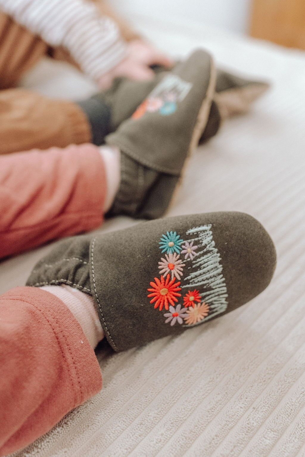 Kinderschuhe RecyStep Blumen grün