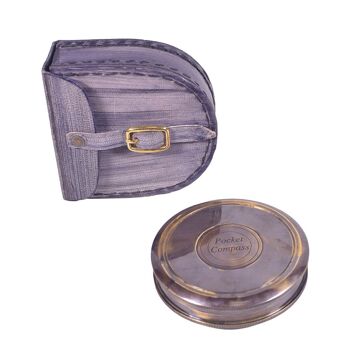 Boussole de poche finition antique dans pochette en cuir 3