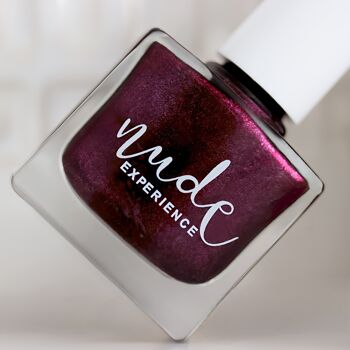 Vernis à ongles prune nacré - WONDERLAND 2