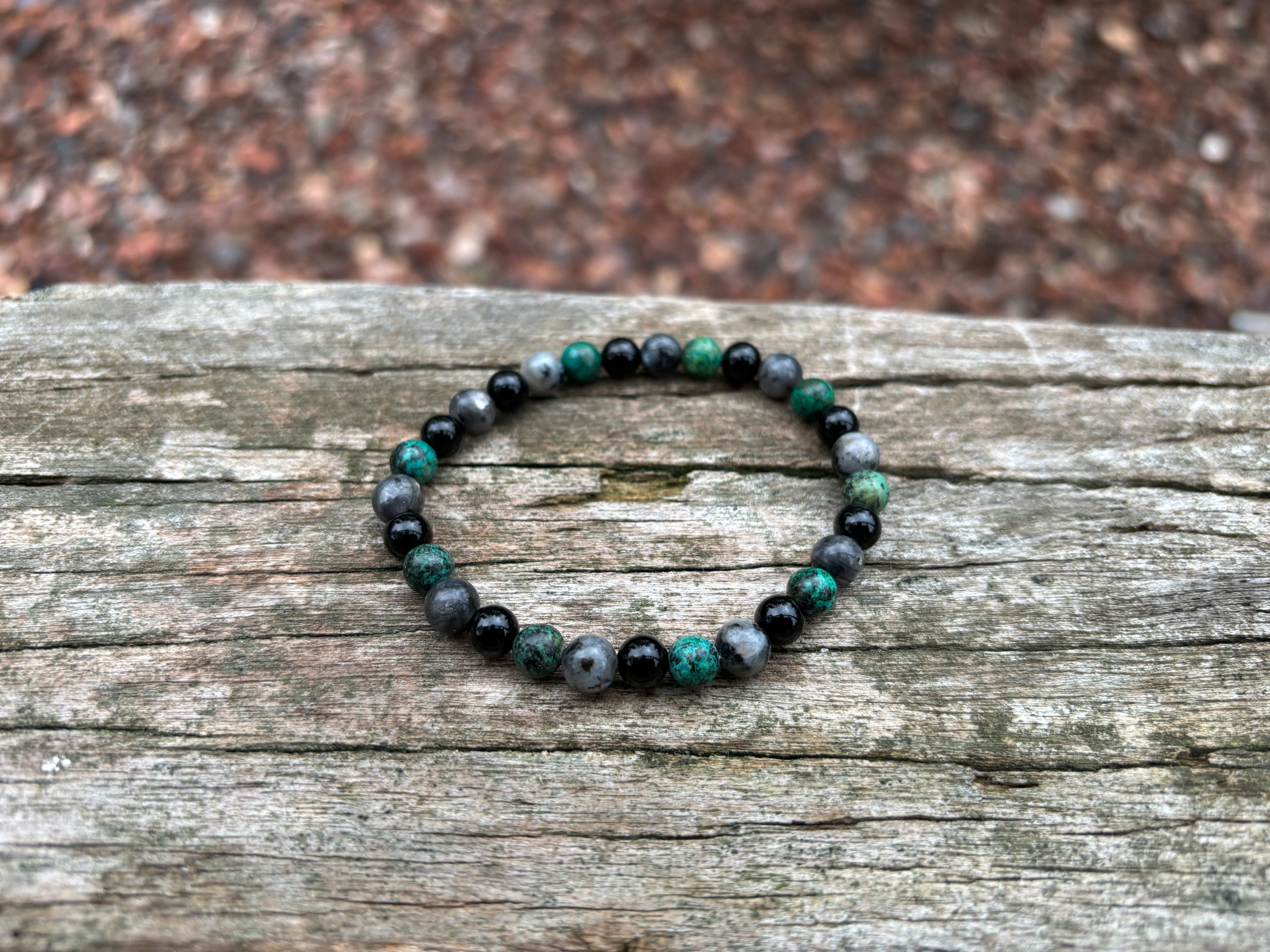 Bracciale elastico per litoterapia “Tripla protezione” Labradorite, turchese africano e onice nero, prodotto in Francia
