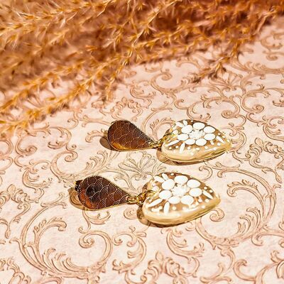 Heart & flower earrings in transparent white gold tones