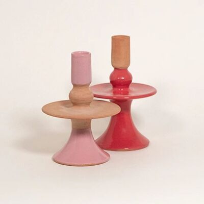 Rosafarbener Kerzenhalter aus Keramik