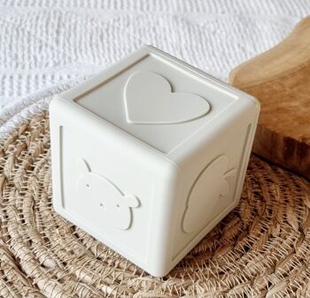 Jouet Montessori (de bain) cube en silicone flexible - Beige 2
