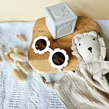 Jouet Montessori (de bain) cube en silicone flexible - Beige 4